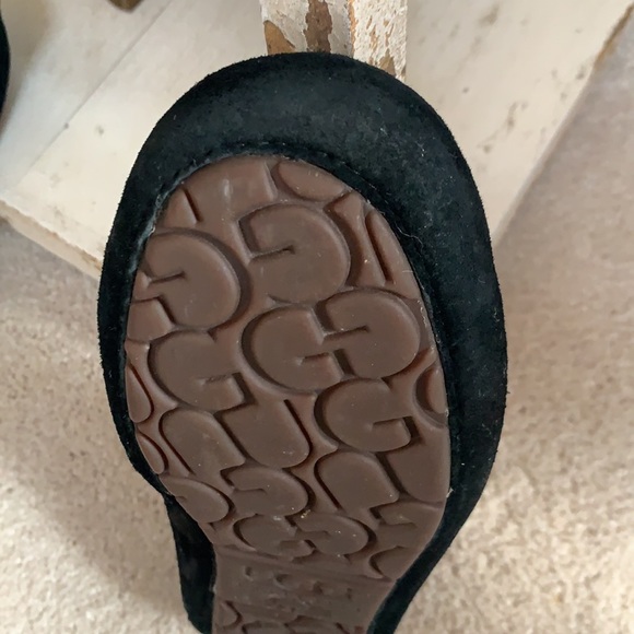 Ugg’s size 7 black - Picture 8 of 8